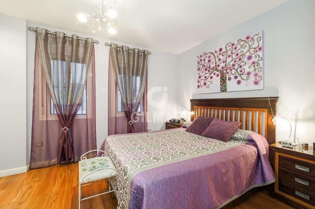 3 bedroom Flat for sale in San Julián, Seville city - € 398,000 (Ref: 9227619)