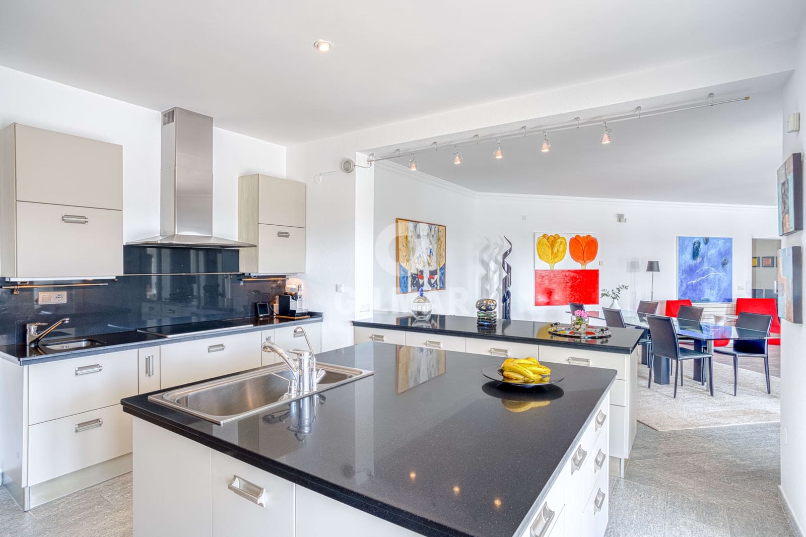 4 sypialnia Willa na sprzedaż w Marbella z basenem garażem - 3 600 000 € (Ref: 9227928)