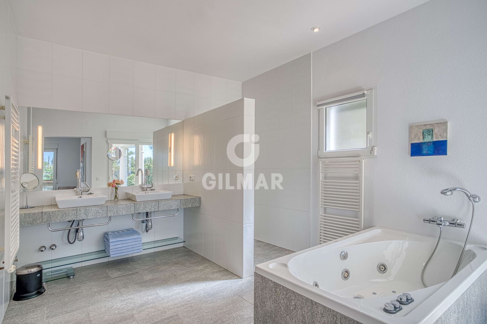 4 sypialnia Willa na sprzedaż w Marbella z basenem garażem - 3 600 000 € (Ref: 9227928)