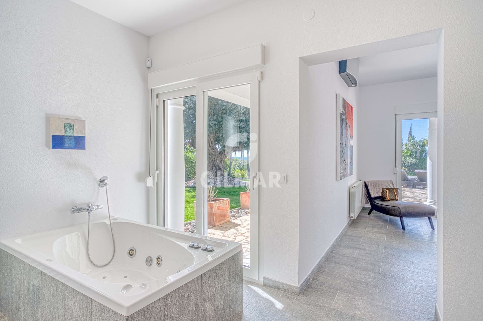 4 sypialnia Willa na sprzedaż w Marbella z basenem garażem - 3 600 000 € (Ref: 9227928)