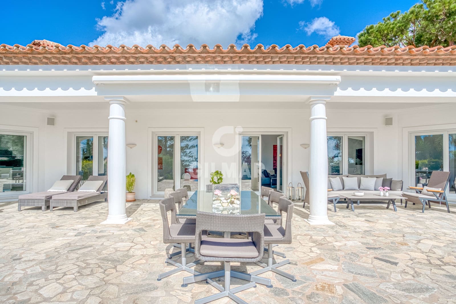 4 sypialnia Willa na sprzedaż w Marbella z basenem garażem - 3 600 000 € (Ref: 9227928)