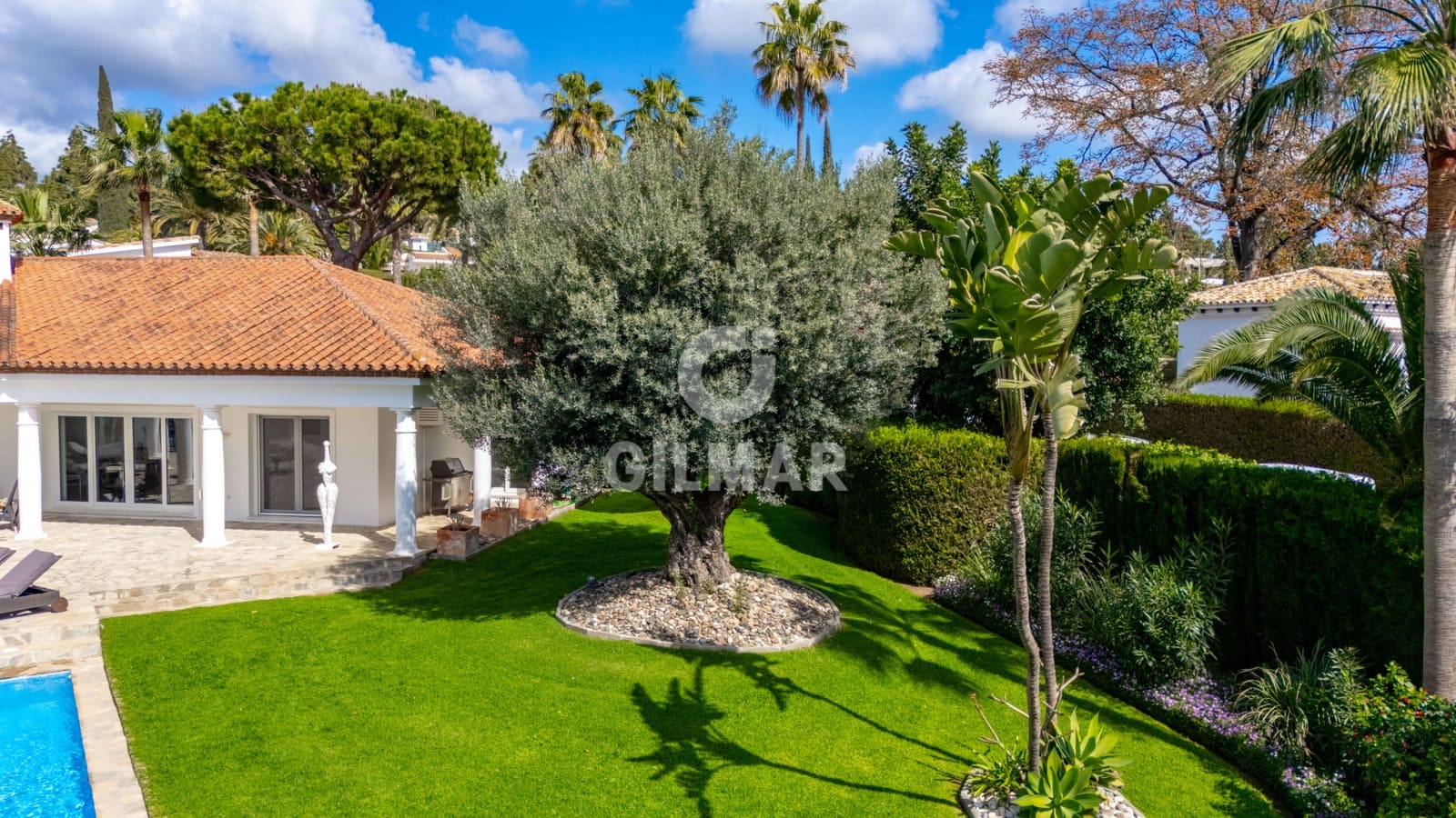 4 sypialnia Willa na sprzedaż w Marbella z basenem garażem - 3 600 000 € (Ref: 9227928)