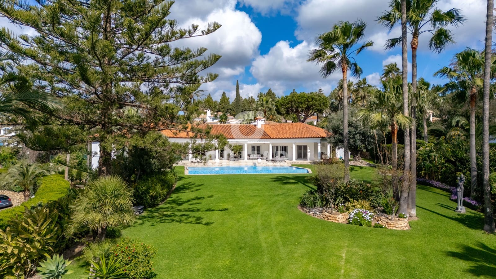 4 sypialnia Willa na sprzedaż w Marbella z basenem garażem - 3 600 000 € (Ref: 9227928)