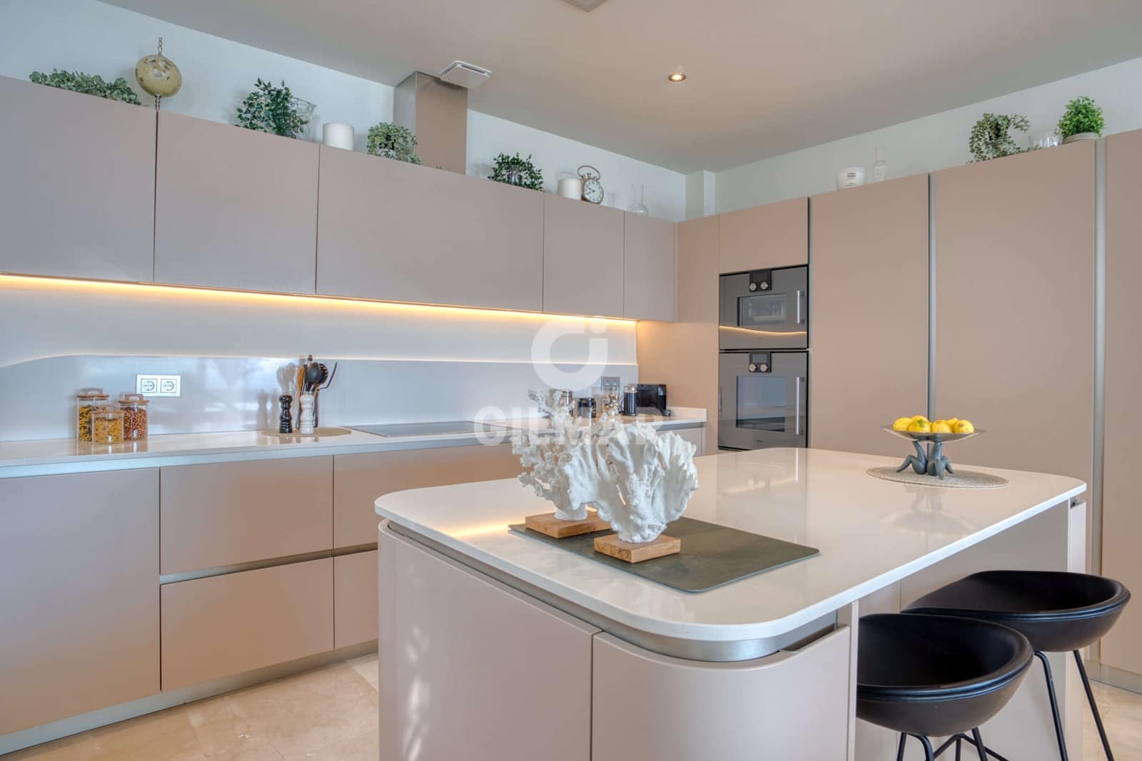 4 sypialnia Mieszkanie na sprzedaż w Golden Mile z basenem garażem - 3 850 000 € (Ref: 9227929)