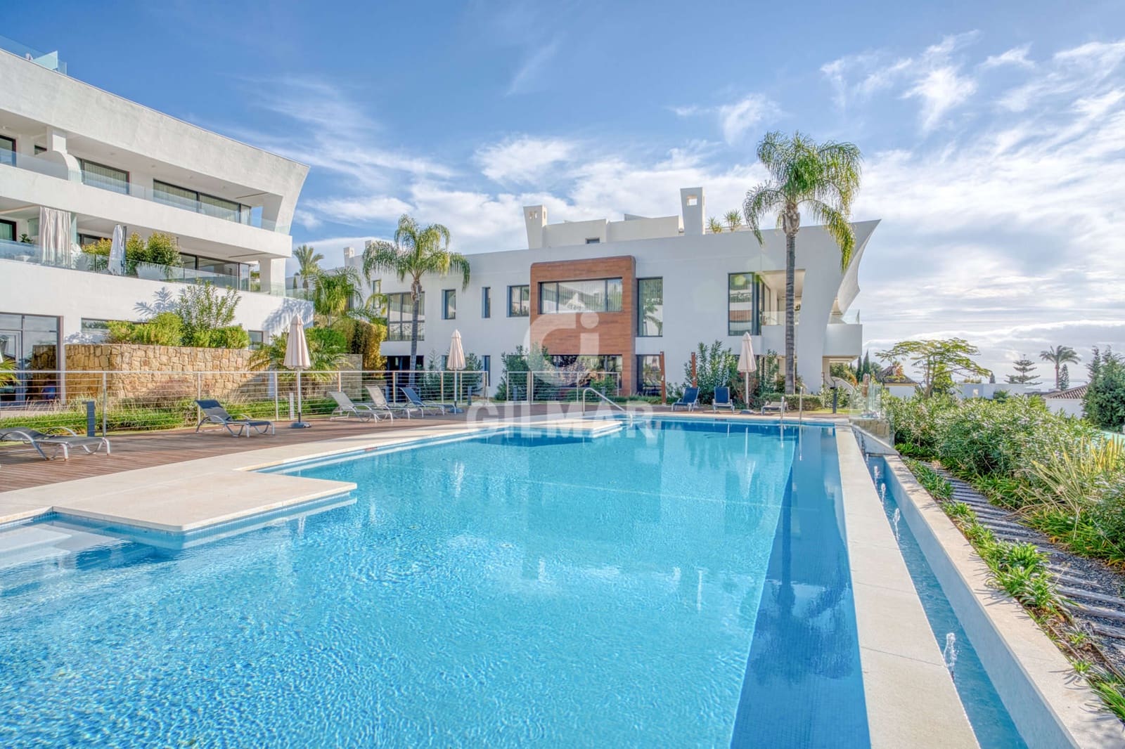 4 sypialnia Mieszkanie na sprzedaż w Golden Mile z basenem garażem - 3 850 000 € (Ref: 9227929)