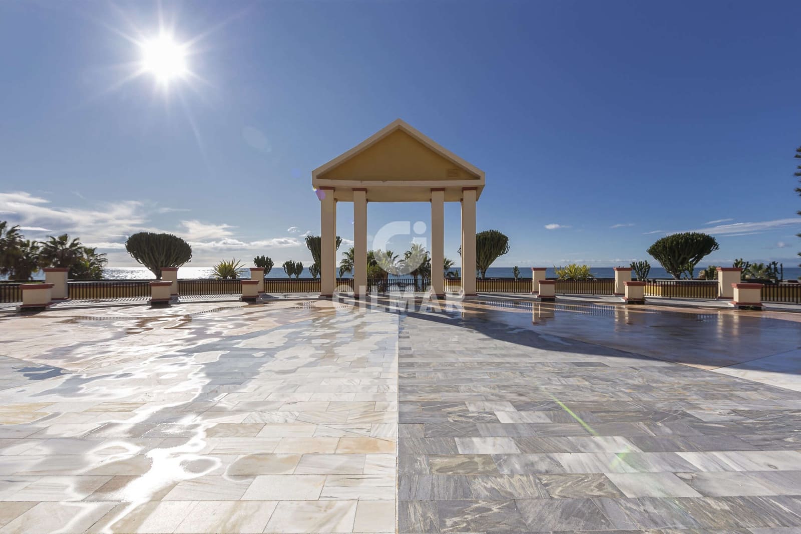 2 Zimmer Penthouse zu verkaufen in Elviria mit Pool - 950.000 € (Ref: 9227933)