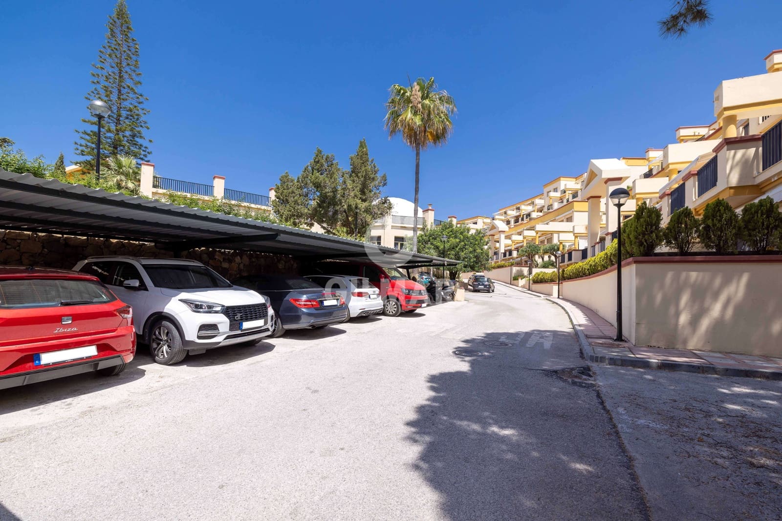 2 Zimmer Penthouse zu verkaufen in Elviria mit Pool - 950.000 € (Ref: 9227933)