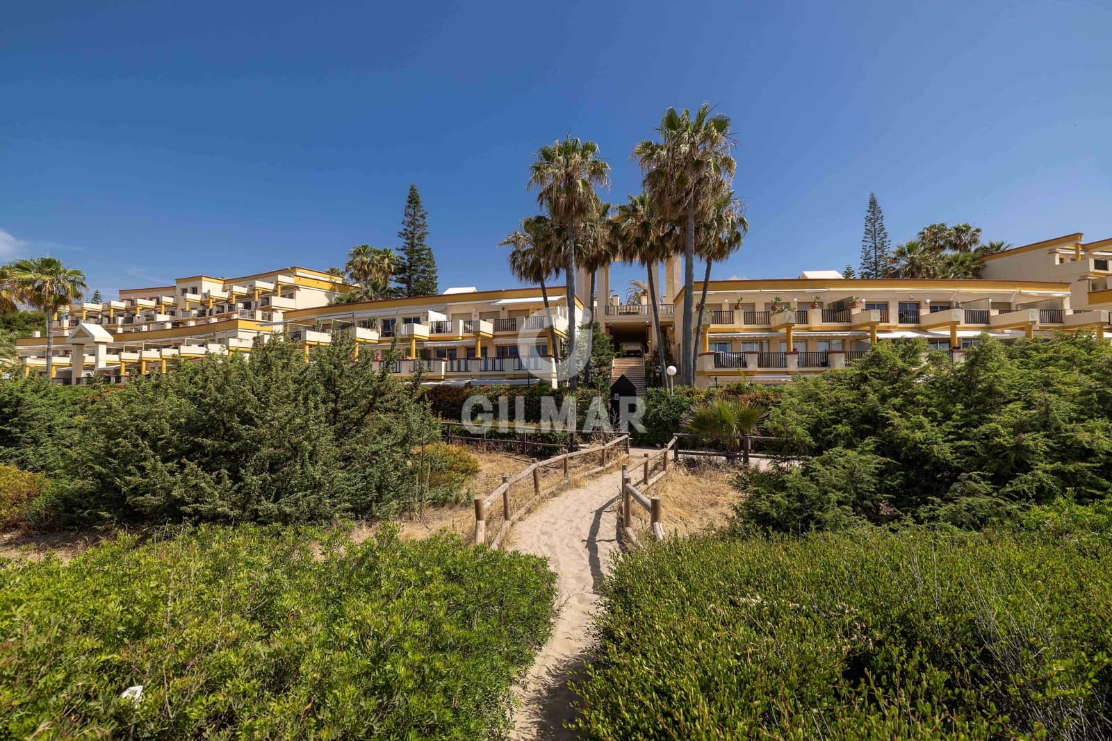 2 Zimmer Penthouse zu verkaufen in Elviria mit Pool - 950.000 € (Ref: 9227933)