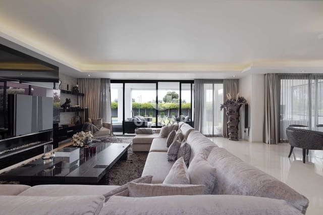 5 sypialnia Willa na sprzedaż w Lomas De Marbella, Marbella z basenem garażem - 4 150 000 € (Ref: 9227934)