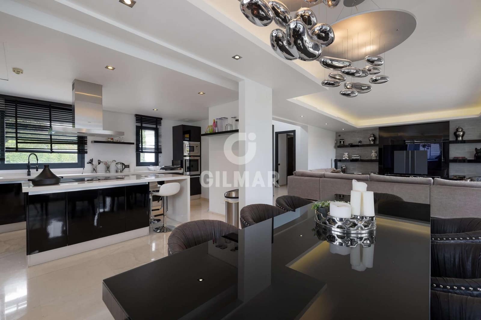 5 sovrum Villa till salu i Golden Mile med pool garage - 4 150 000 € (Ref: 9227934)