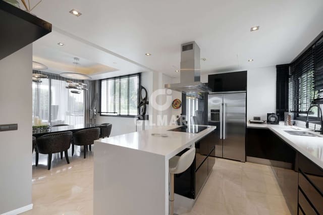 5 sypialnia Willa na sprzedaż w Lomas De Marbella, Marbella z basenem garażem - 4 150 000 € (Ref: 9227934)