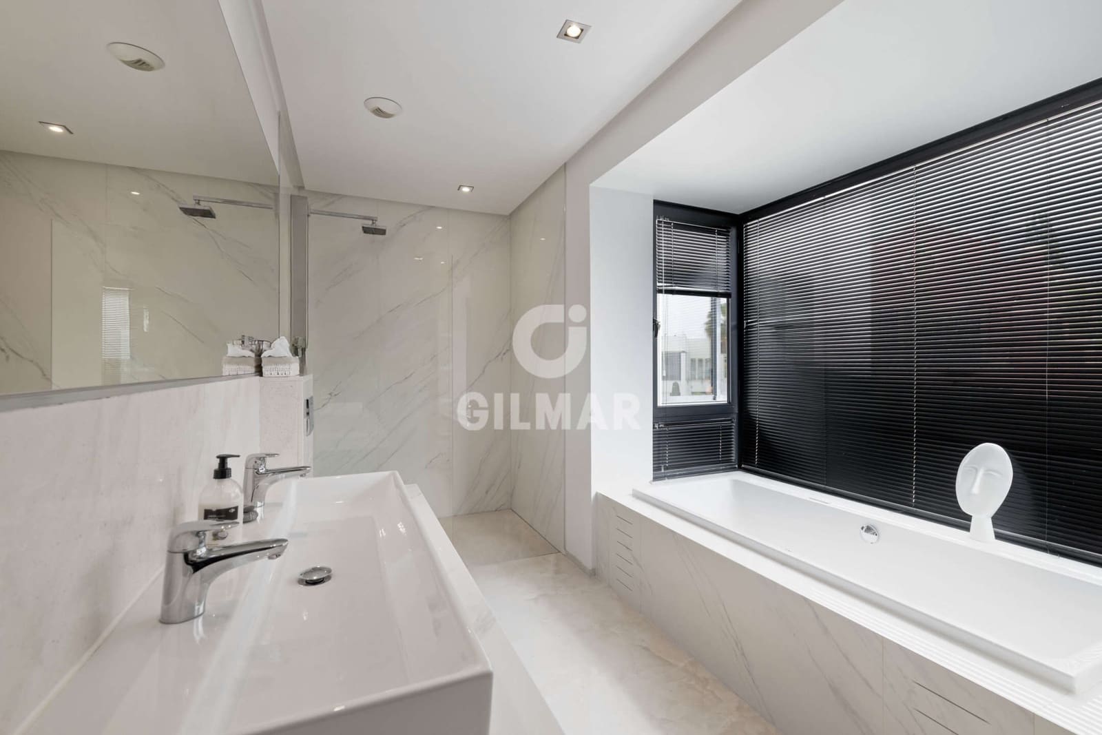 5 sovrum Villa till salu i Golden Mile med pool garage - 4 150 000 € (Ref: 9227934)