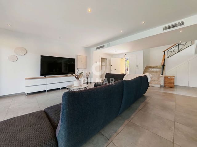 4 bedroom Villa for sale in Santa Clara, Marbella with pool garage - € 1,995,000 (Ref: 9227935)