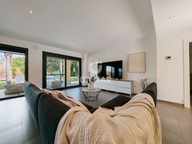 4 bedroom Villa for sale in Santa Clara, Marbella with pool garage - € 1,995,000 (Ref: 9227935)