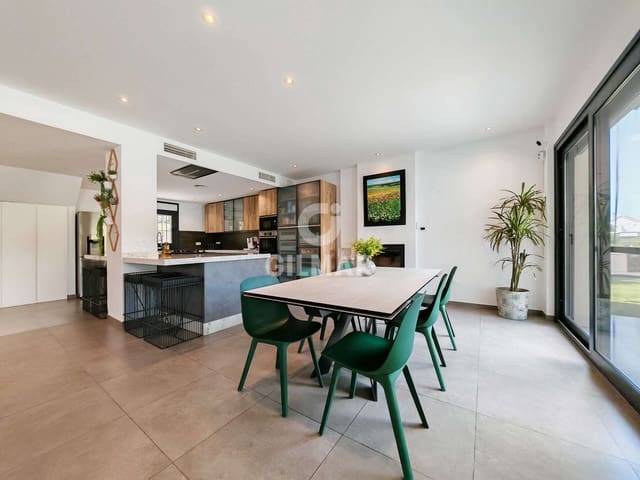 4 bedroom Villa for sale in Santa Clara, Marbella with pool garage - € 1,995,000 (Ref: 9227935)