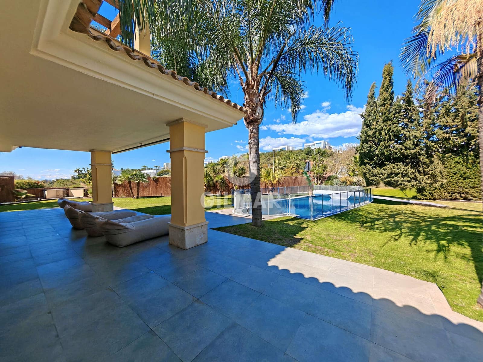 4 sypialnia Willa na sprzedaż w Marbella z basenem garażem - 1 995 000 € (Ref: 9227935)