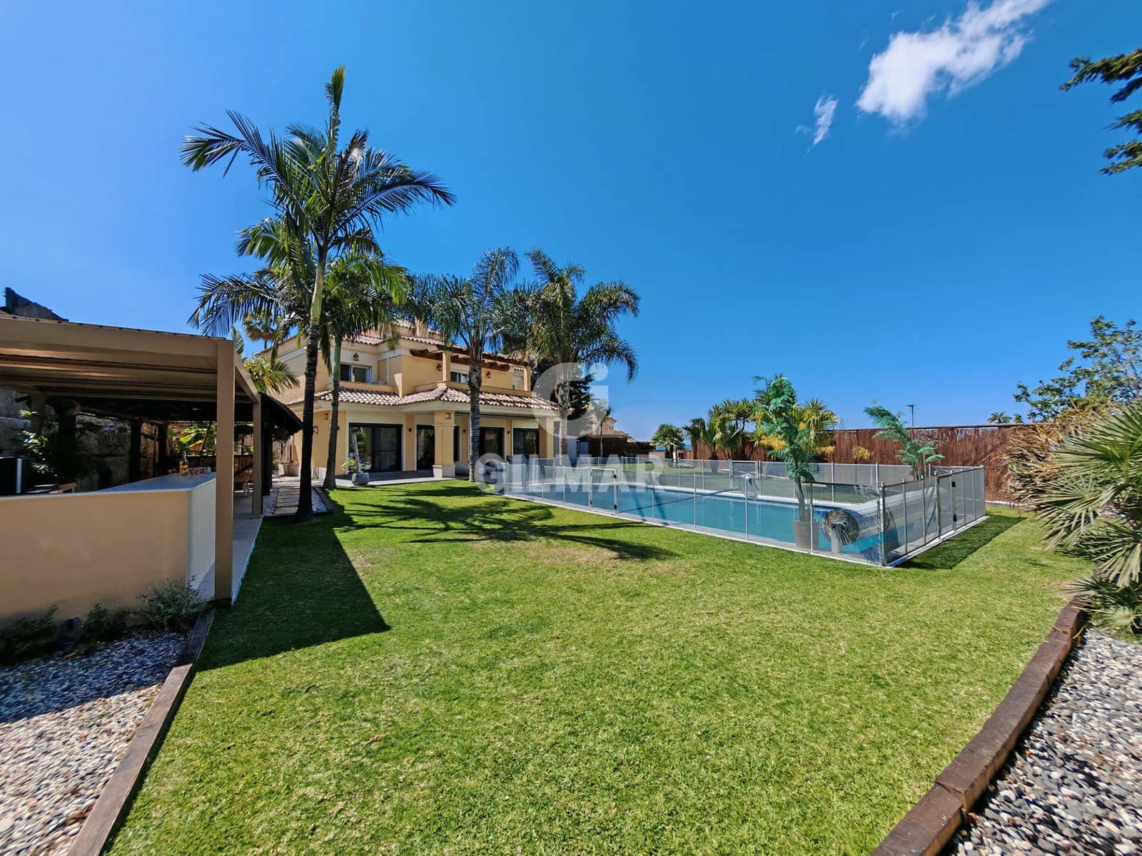 4 sypialnia Willa na sprzedaż w Marbella z basenem garażem - 1 995 000 € (Ref: 9227935)