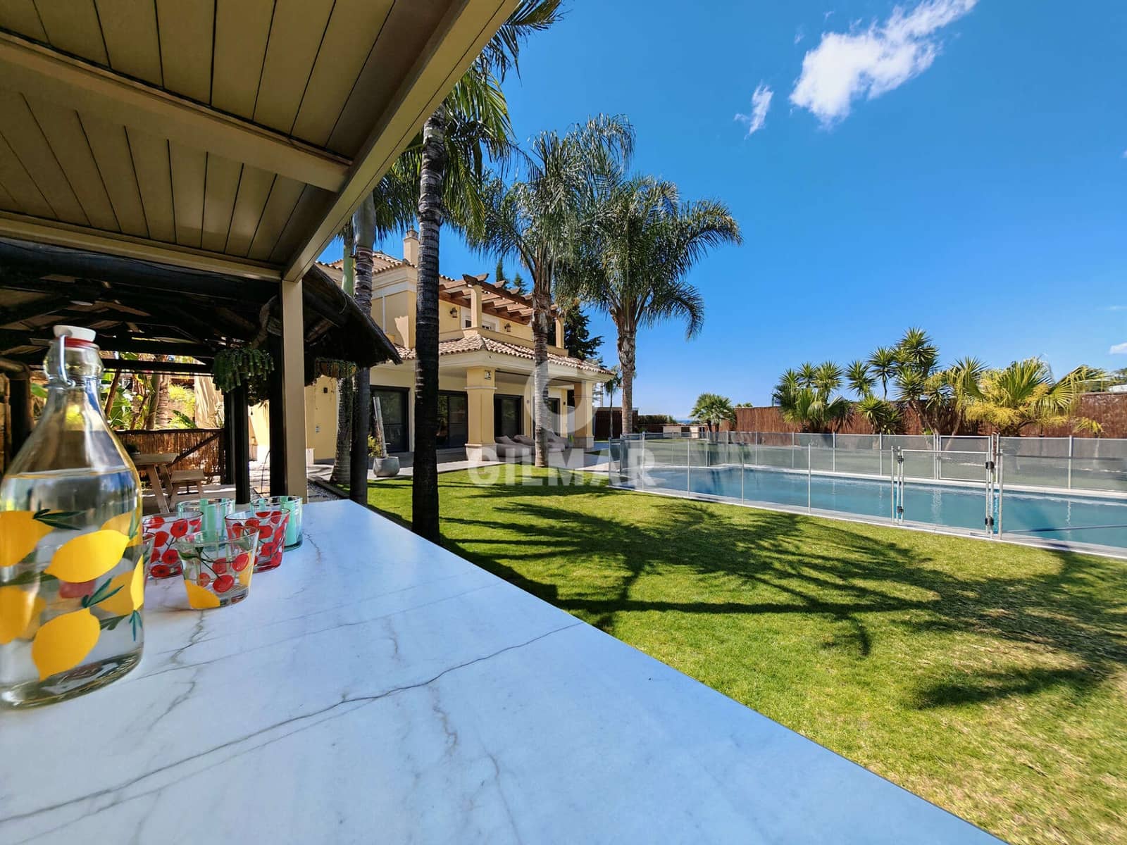 4 sypialnia Willa na sprzedaż w Marbella z basenem garażem - 1 995 000 € (Ref: 9227935)