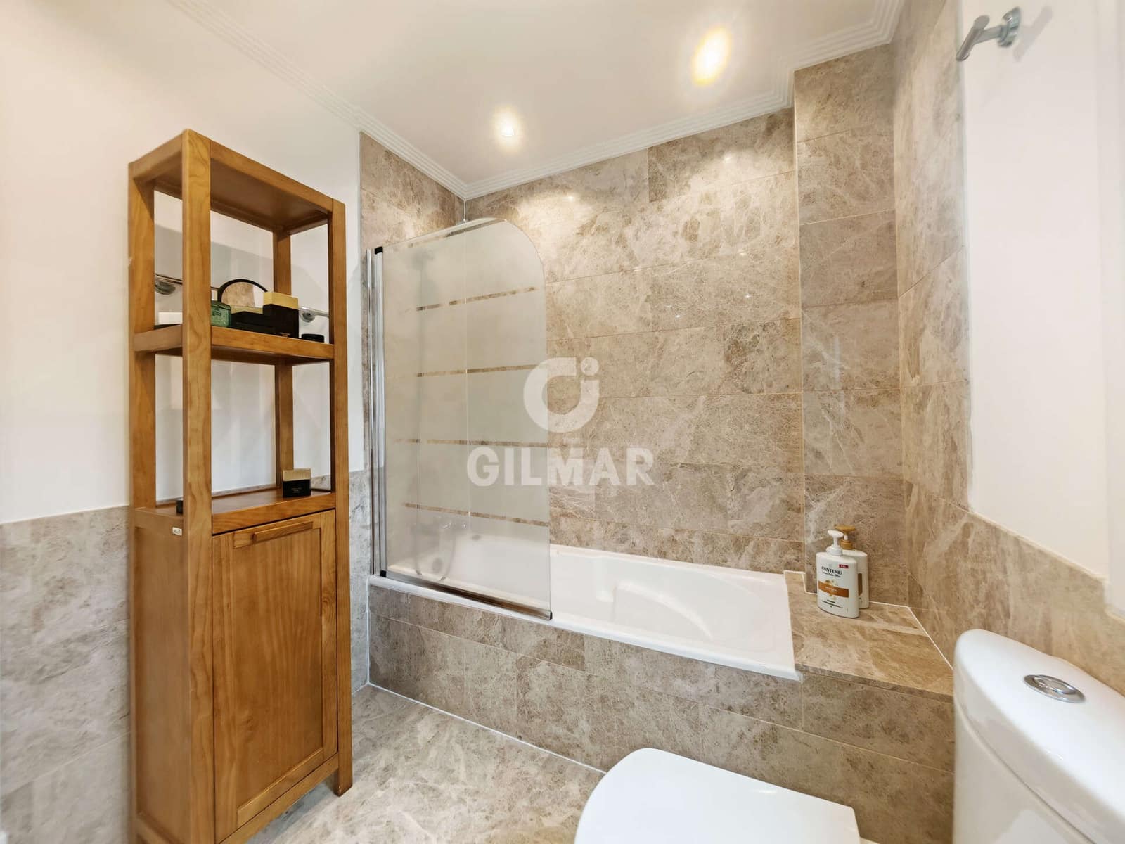 4 sypialnia Willa na sprzedaż w Marbella z basenem garażem - 1 995 000 € (Ref: 9227935)