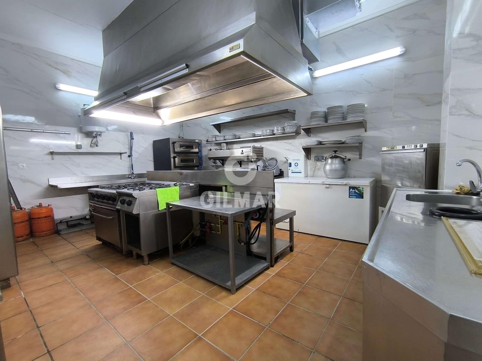 Erhverv til salg i Marbella - € 450.000 (Ref: 9227936)