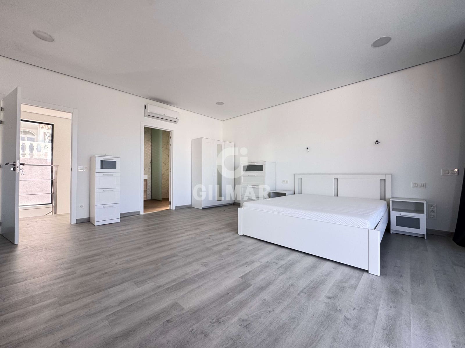 4 soverom Villa til salgs i El Madronal med svømmebasseng garasje - € 1 850 000 (Ref: 9228033)