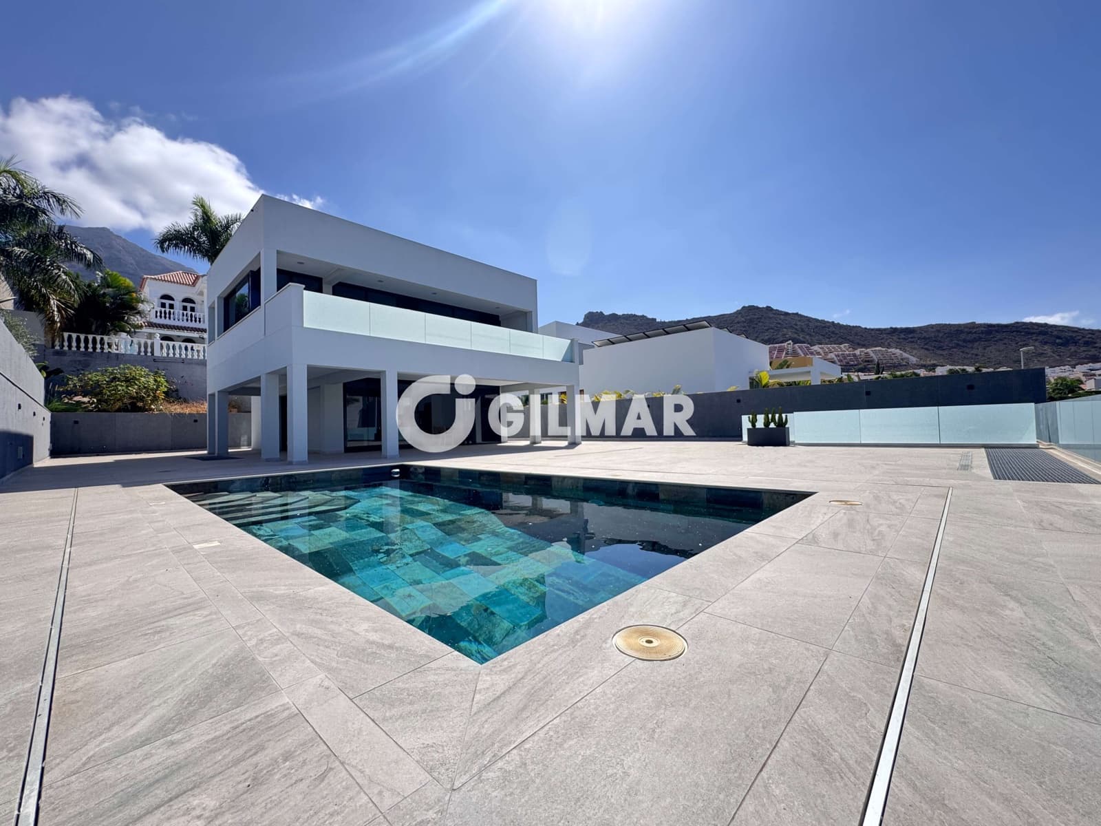 4 soveværelse Villa til salg i El Madronal med swimmingpool garage - € 1.750.000 (Ref: 9228033)