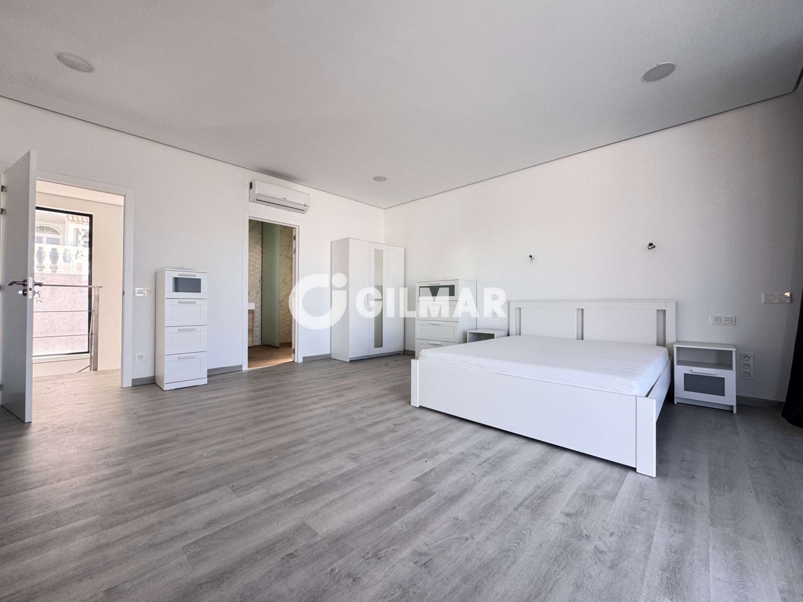 4 soveværelse Villa til salg i El Madronal med swimmingpool garage - € 1.750.000 (Ref: 9228033)