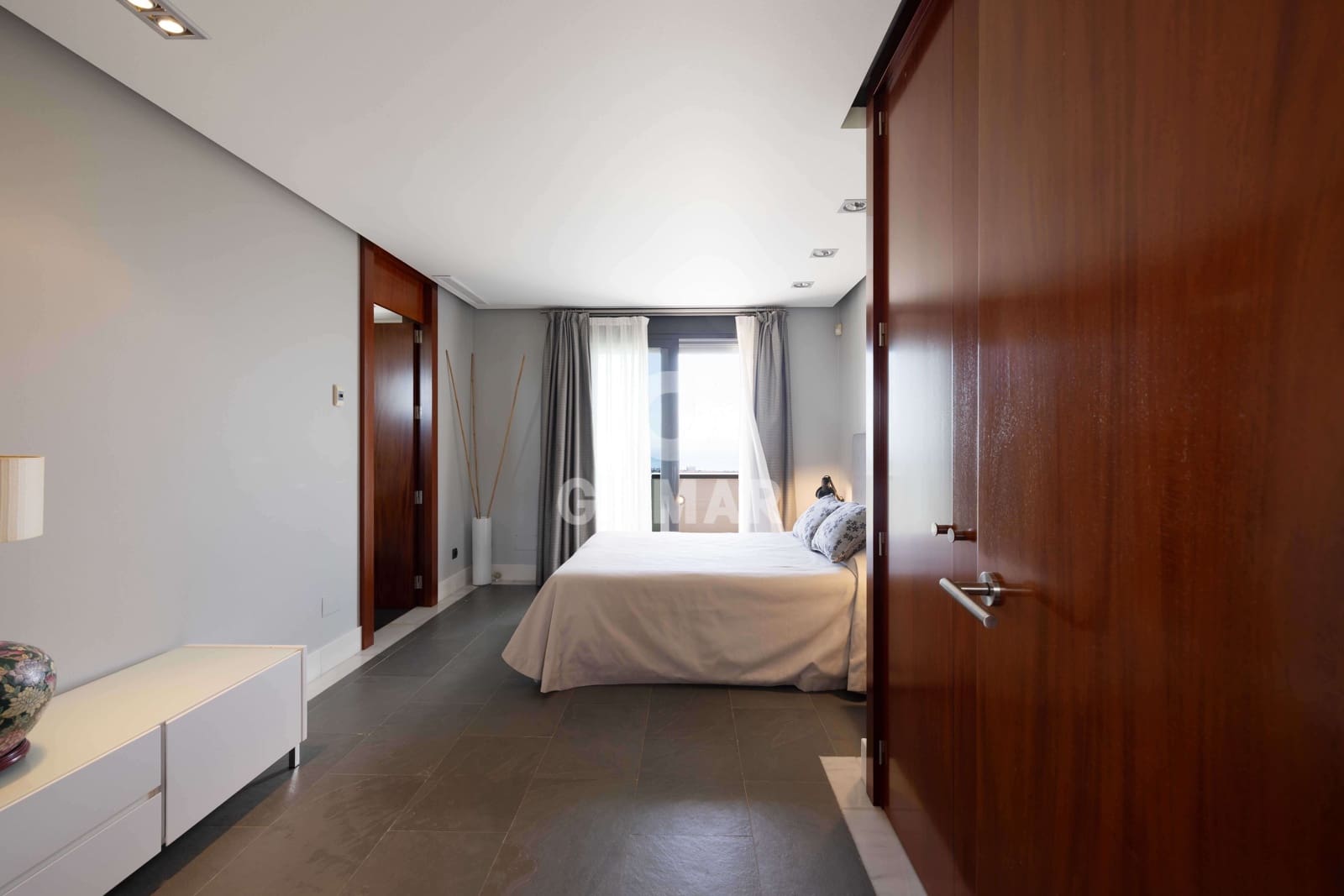 5 sypialnia Willa na sprzedaż w Marbella z basenem garażem - 3 500 000 € (Ref: 9228034)