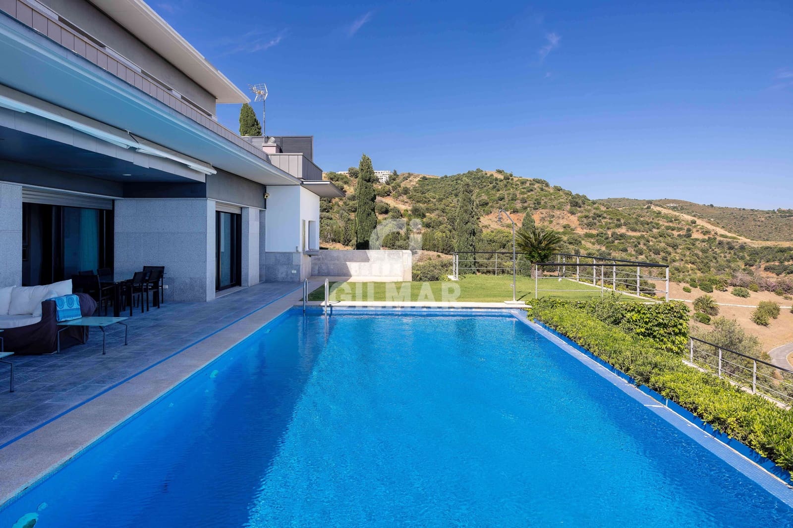 5 sypialnia Willa na sprzedaż w Marbella z basenem garażem - 3 500 000 € (Ref: 9228034)