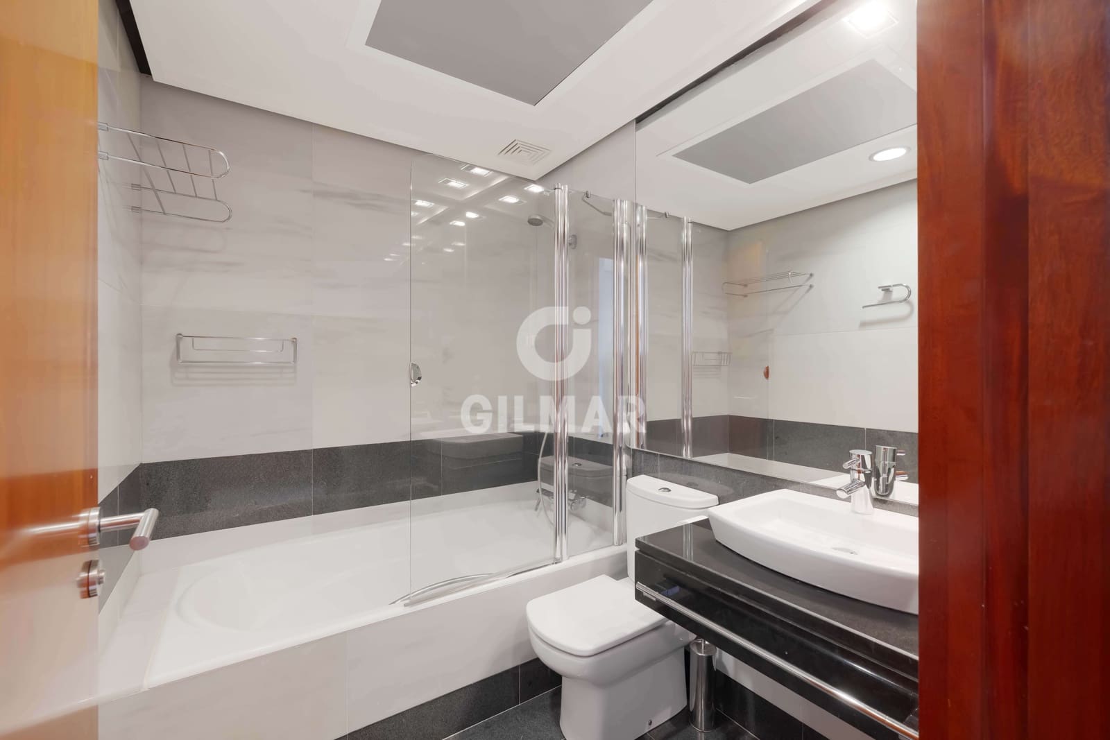 5 sypialnia Willa na sprzedaż w Marbella z basenem garażem - 3 500 000 € (Ref: 9228034)