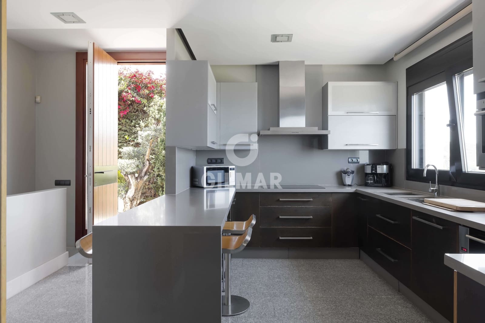 5 sypialnia Willa na sprzedaż w Marbella z basenem garażem - 3 500 000 € (Ref: 9228034)