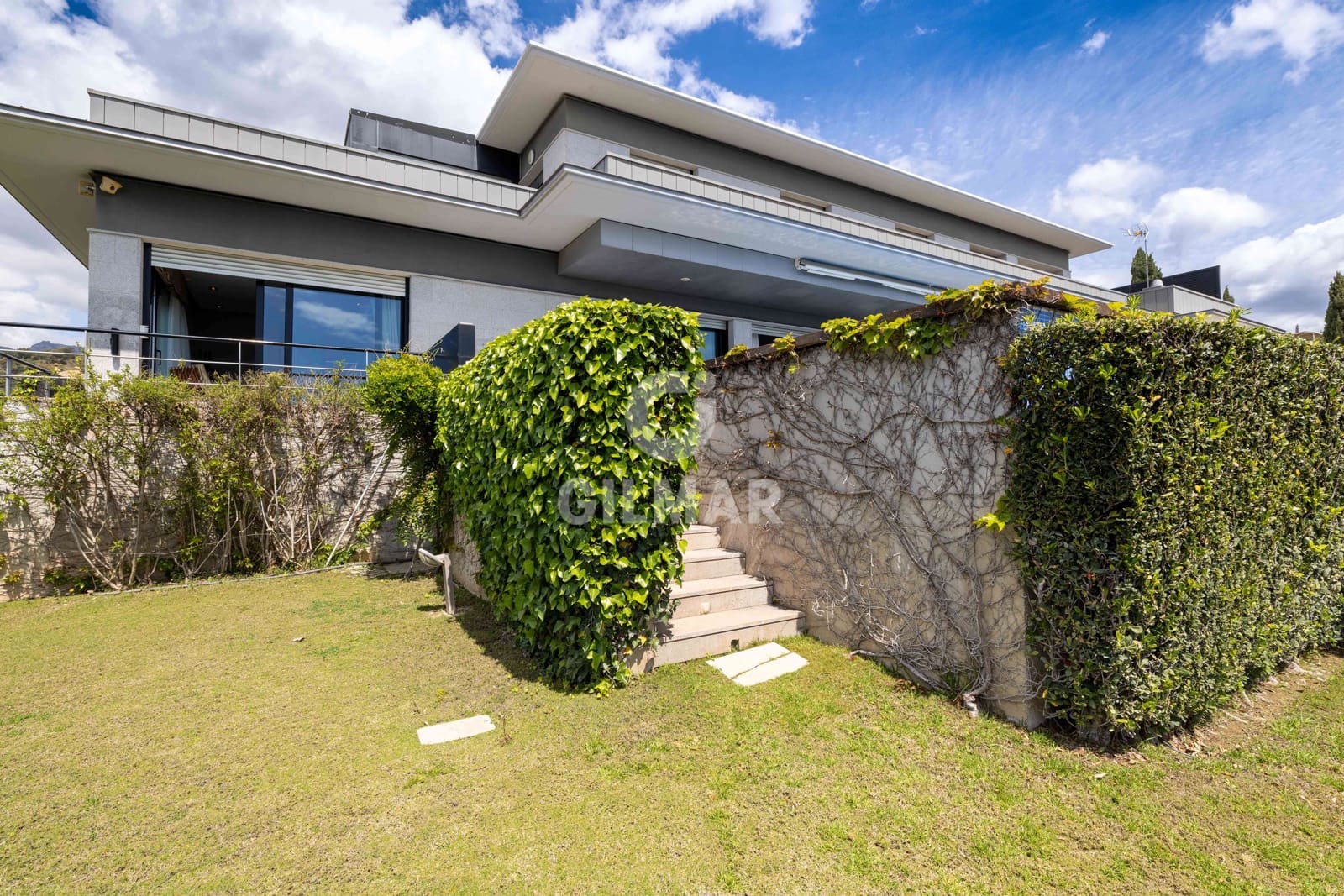 5 sypialnia Willa na sprzedaż w Marbella z basenem garażem - 3 500 000 € (Ref: 9228034)