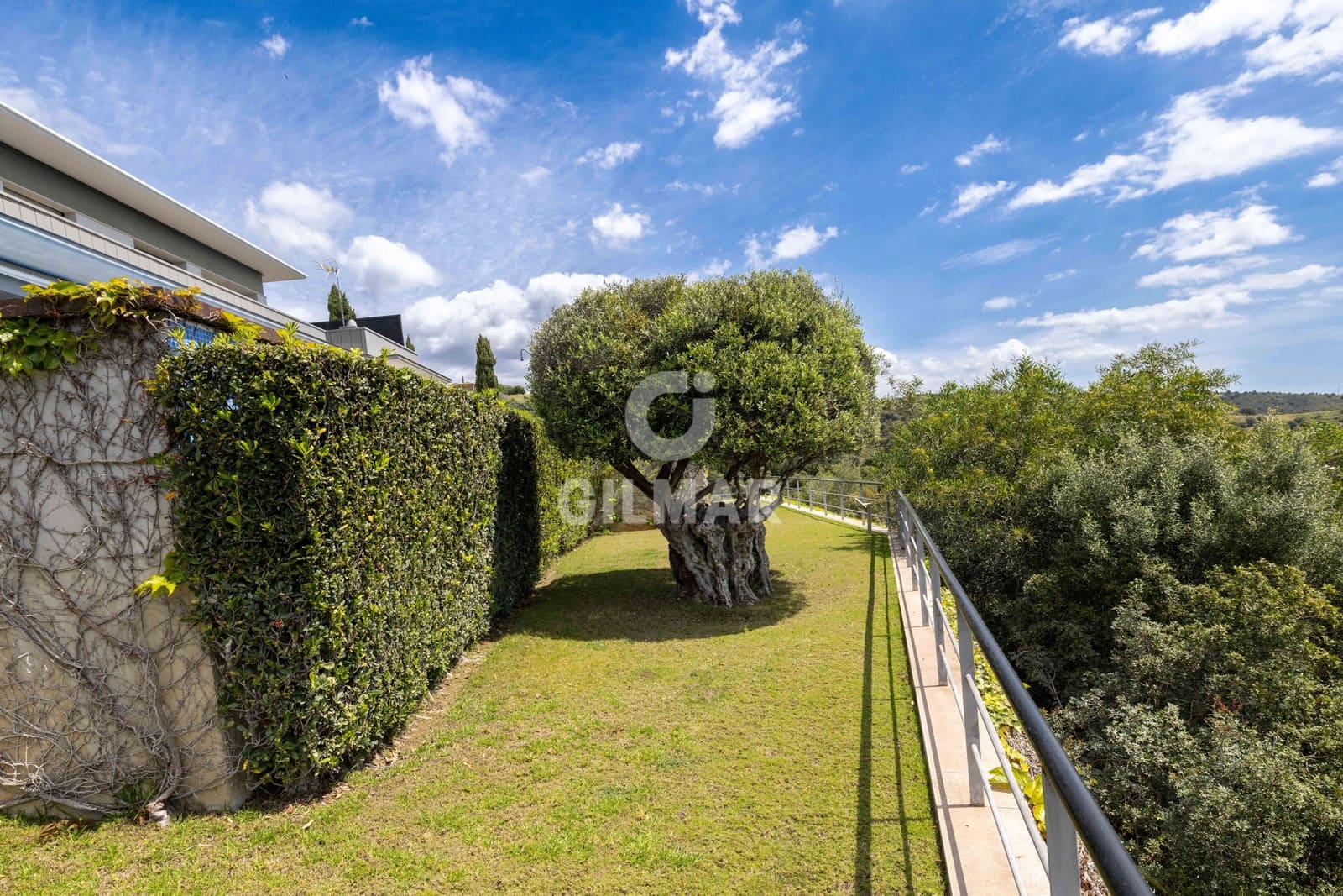 5 sypialnia Willa na sprzedaż w Marbella z basenem garażem - 3 500 000 € (Ref: 9228034)