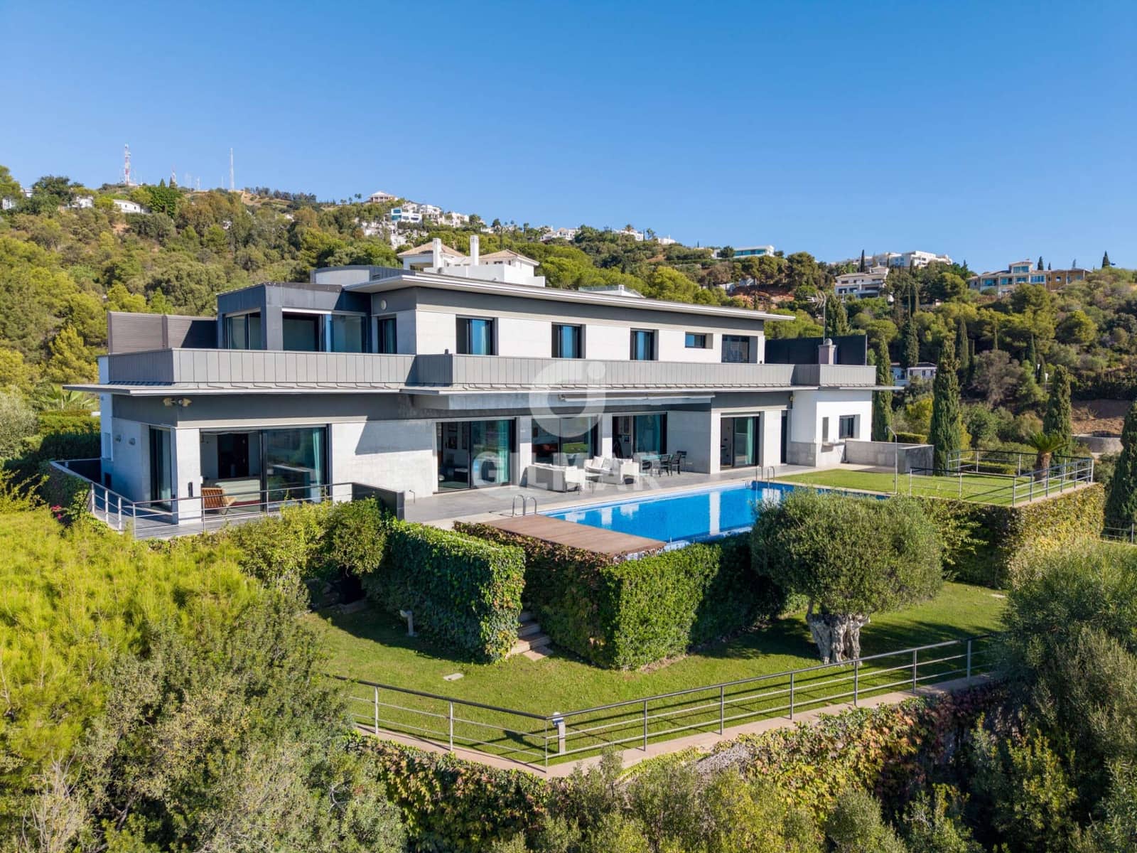 5 sypialnia Willa na sprzedaż w Marbella z basenem garażem - 3 500 000 € (Ref: 9228034)