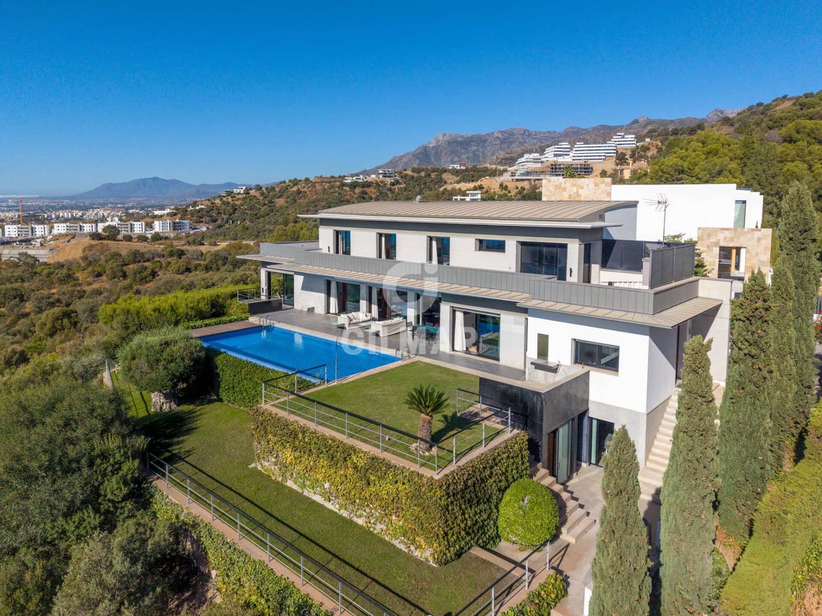 5 sypialnia Willa na sprzedaż w Marbella z basenem garażem - 3 500 000 € (Ref: 9228034)