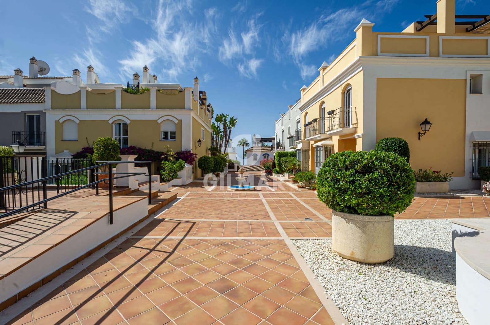 3 soveværelse Rækkehus til salg i Marbella med swimmingpool garage - € 1.190.000 (Ref: 9228038)