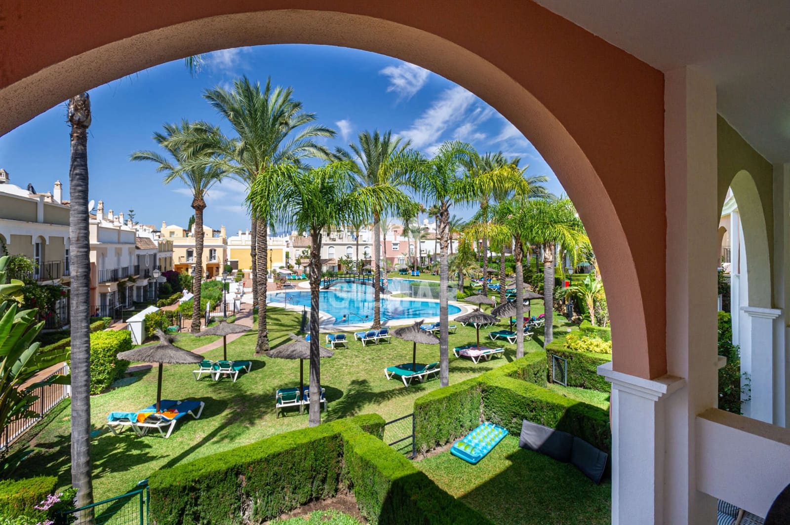 3 soveværelse Rækkehus til salg i Marbella med swimmingpool garage - € 1.190.000 (Ref: 9228038)