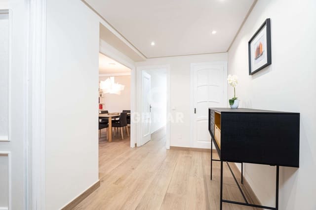 4 bedroom Flat for sale in Ricardo Soriano, Marbella with garage - € 895,000 (Ref: 9228040)