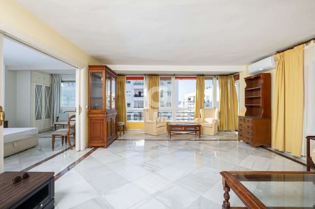 4 bedroom Flat for sale in Huerta Belón - Calvario, Marbella - € 670,000 (Ref: 9228041)