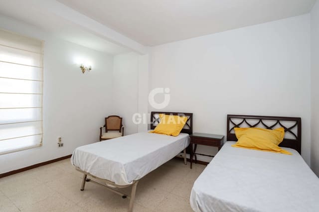 4 bedroom Flat for sale in Huerta Belón - Calvario, Marbella - € 670,000 (Ref: 9228041)