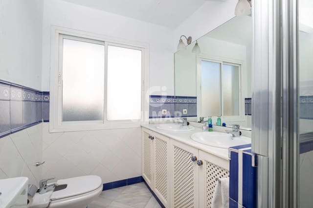 4 bedroom Flat for sale in Huerta Belón - Calvario, Marbella - € 670,000 (Ref: 9228041)