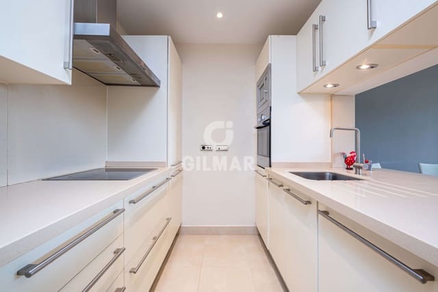 2 sovrum Lägenhet till salu i Los Monteros, Marbella med pool garage - 370 000 € (Ref: 9228042)