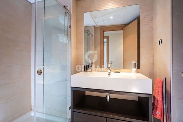 2 sovrum Lägenhet till salu i Los Monteros, Marbella med pool garage - 370 000 € (Ref: 9228042)