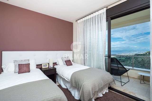 2 sovrum Lägenhet till salu i Los Monteros, Marbella med pool garage - 370 000 € (Ref: 9228042)