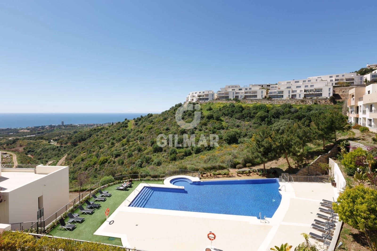 2 sovrum Lägenhet till salu i Los Monteros med pool garage - 370 000 € (Ref: 9228042)