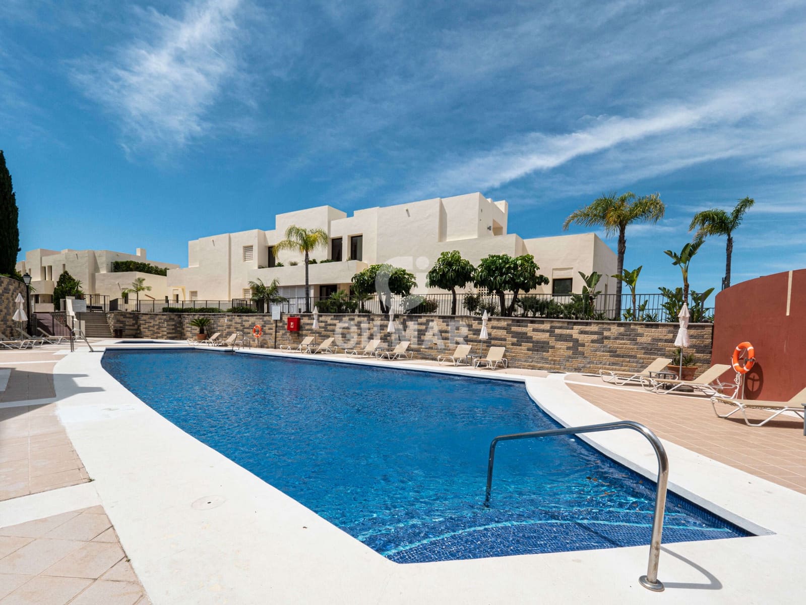 2 sovrum Lägenhet till salu i Los Monteros med pool garage - 370 000 € (Ref: 9228042)