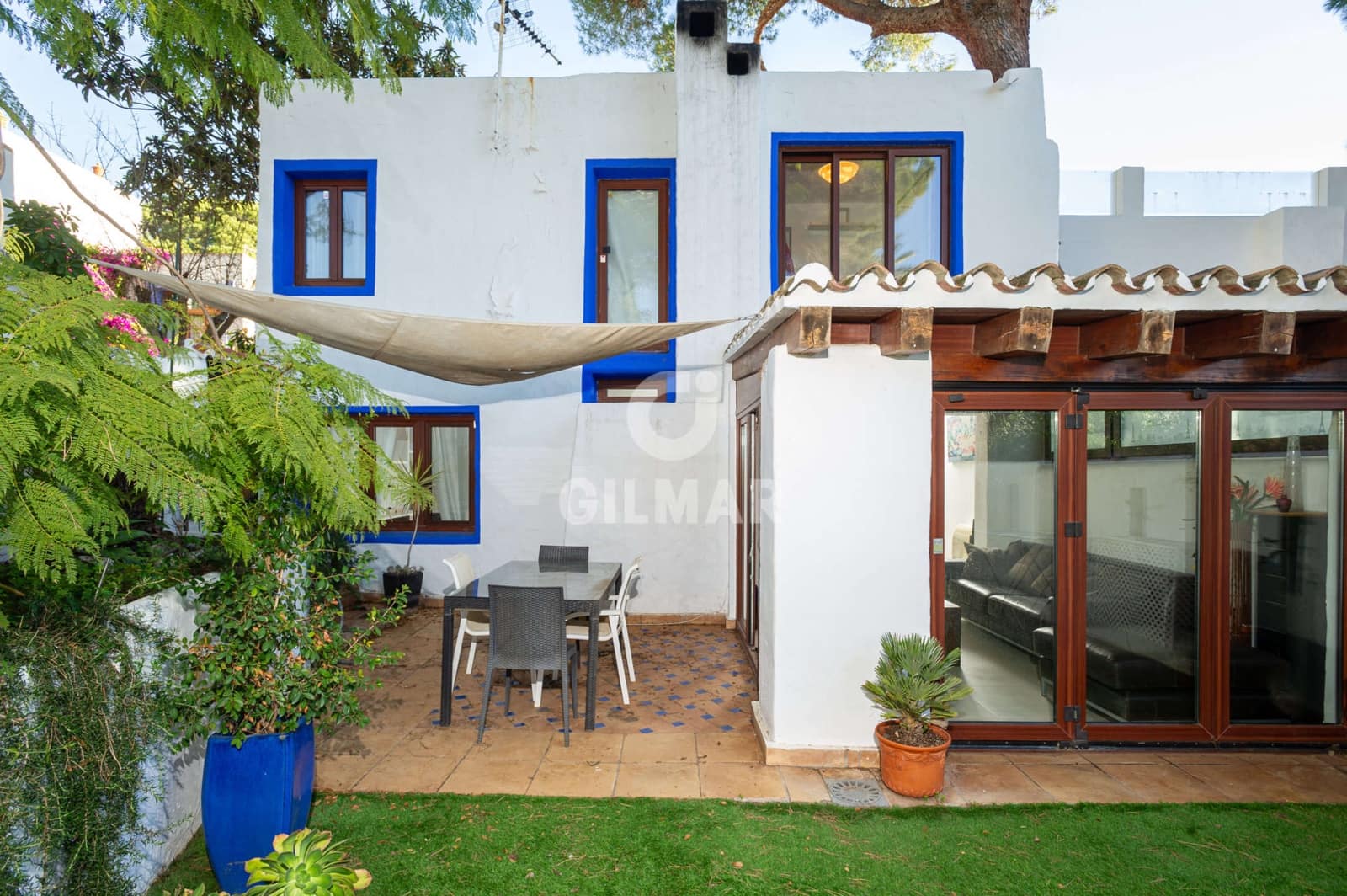 3 quarto Moradia Geminada para venda em Golden Mile com piscina - 595 000 € (Ref: 9228044)