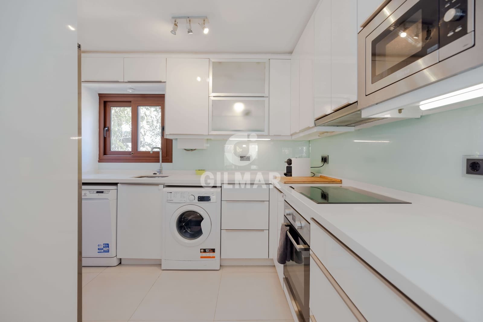 Pareado de 3 habitaciones en Golden Mile en venta con piscina - 550.000 € (Ref: 9228044)