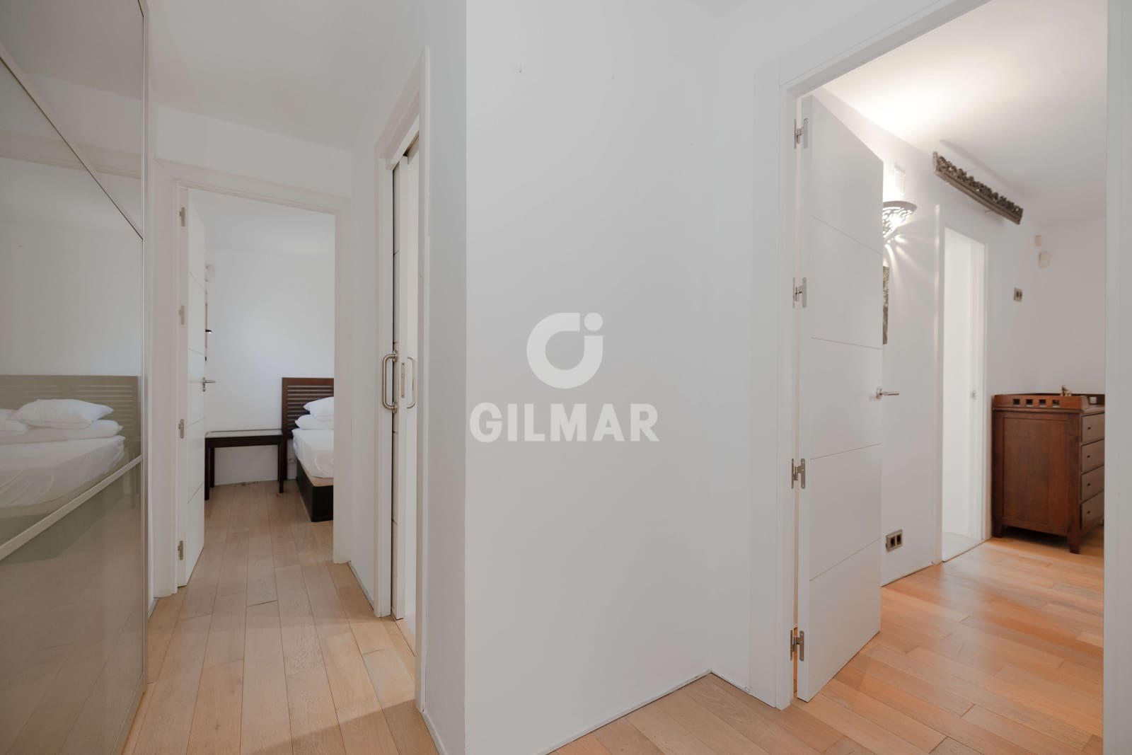 Pareado de 3 habitaciones en Golden Mile en venta con piscina - 550.000 € (Ref: 9228044)