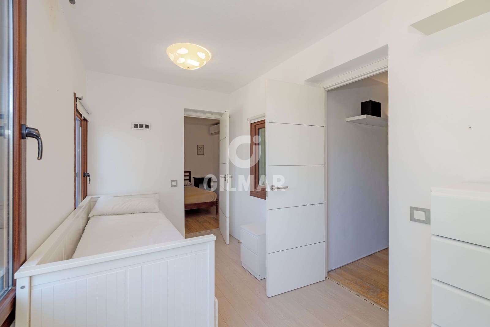 Pareado de 3 habitaciones en Golden Mile en venta con piscina - 550.000 € (Ref: 9228044)